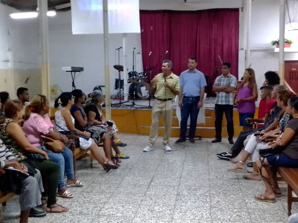 Apertura del Instituto Bíblico en la VII Iglesia Bautista Horeb, en Santiago de Cuba.